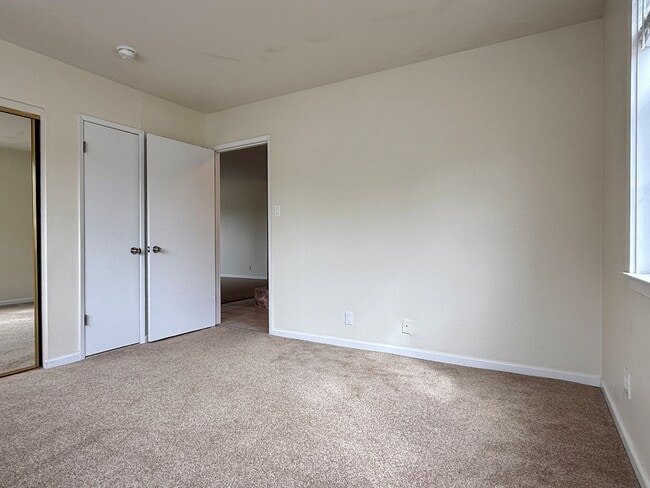 Building Photo - 142 Buchanan Dr