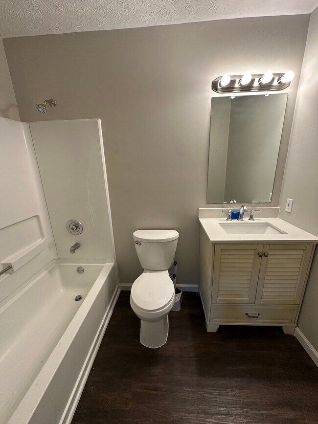 Photo - 1 Rainbow Dr House