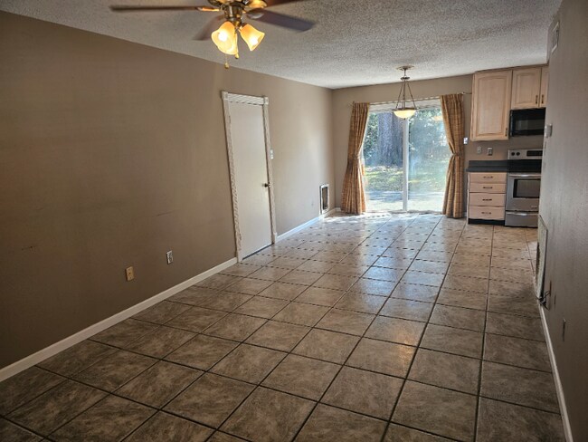 Foto del edificio - 1942 Mediamolle Dr