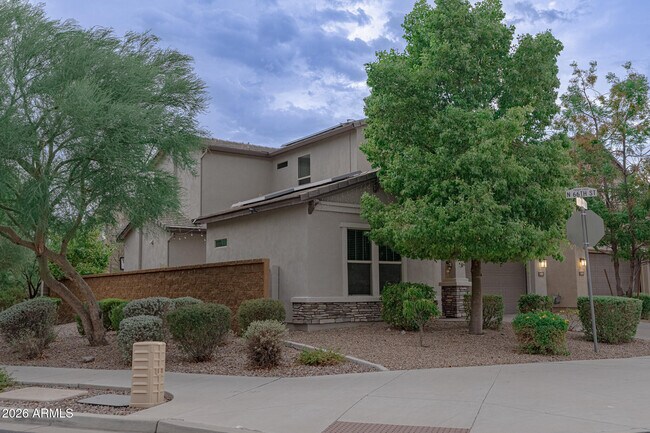 Foto del edificio - 6523 E Bluefield Ave