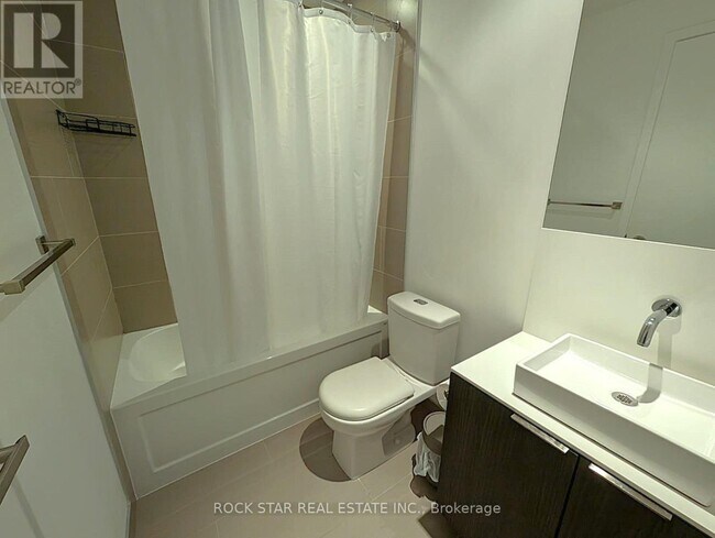 Photo du bâtiment - 159 Dundas St E