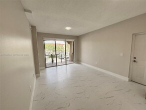Building Photo - 6440 NW 114th Ave