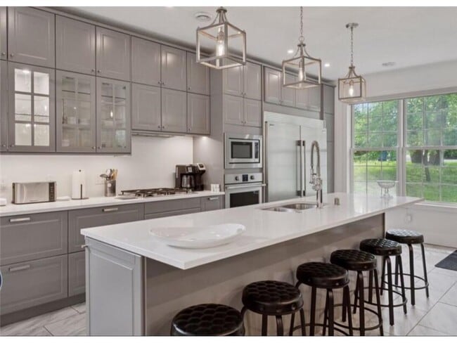 Foto del edificio - 1032 Gardner St E