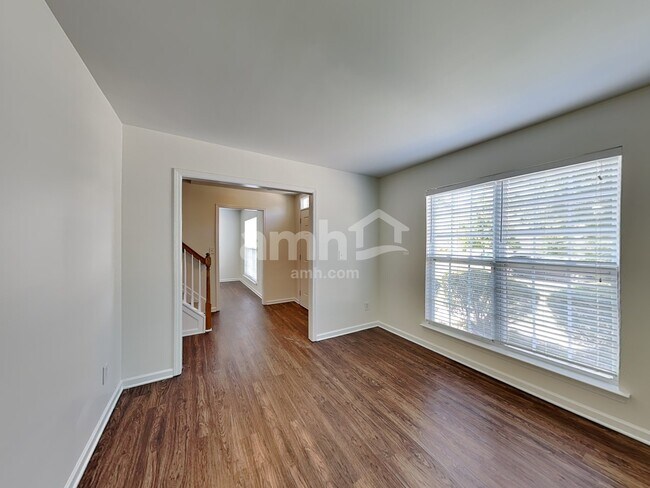 Foto del edificio - 11240 Anna Rose Rd