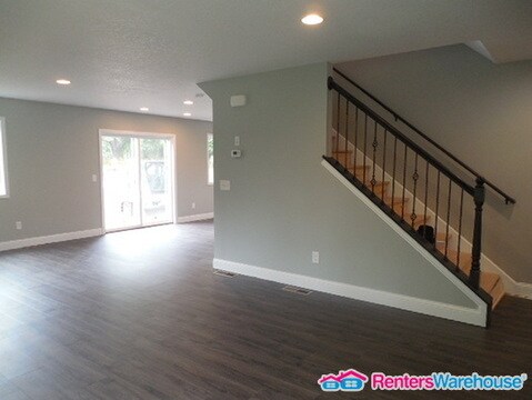 Foto del edificio - 8185 Oakwood Ave NE