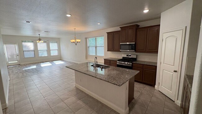 Building Photo - 610 Alderwood Ct