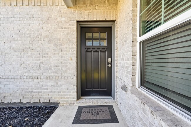 Foto del edificio - 8327 Bristlecone Pne Wy