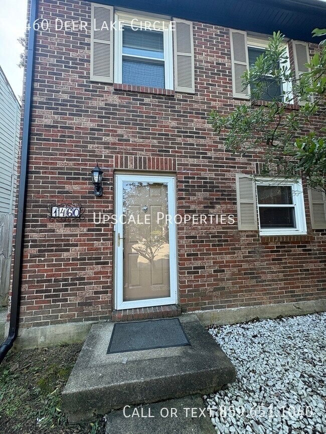 Foto del edificio - 1460 Deer Lake Cir