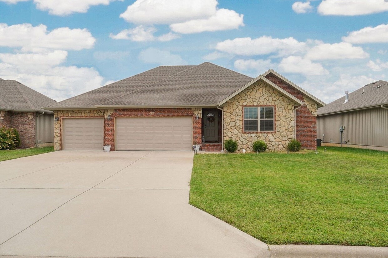 674 N Rockingham Ave, Nixa, MO 65714 House Rental in Nixa, MO