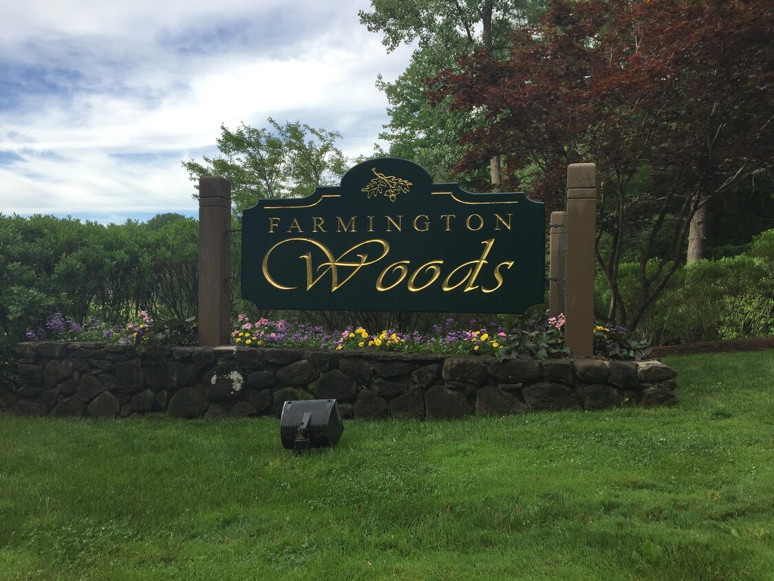 5 Mystic Ct, Avon, CT 06001 Townhome Rentals in Avon CT