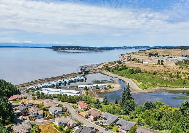 Building Photo - Stunning Fully Remodeled 4-Bedroom Waterfront Home in Steilacoom — Minutes From Chambers Bay