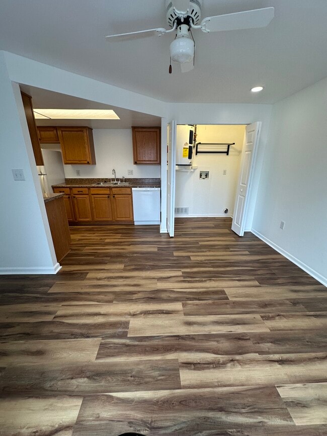 Building Photo - 2359 Obetz Dr