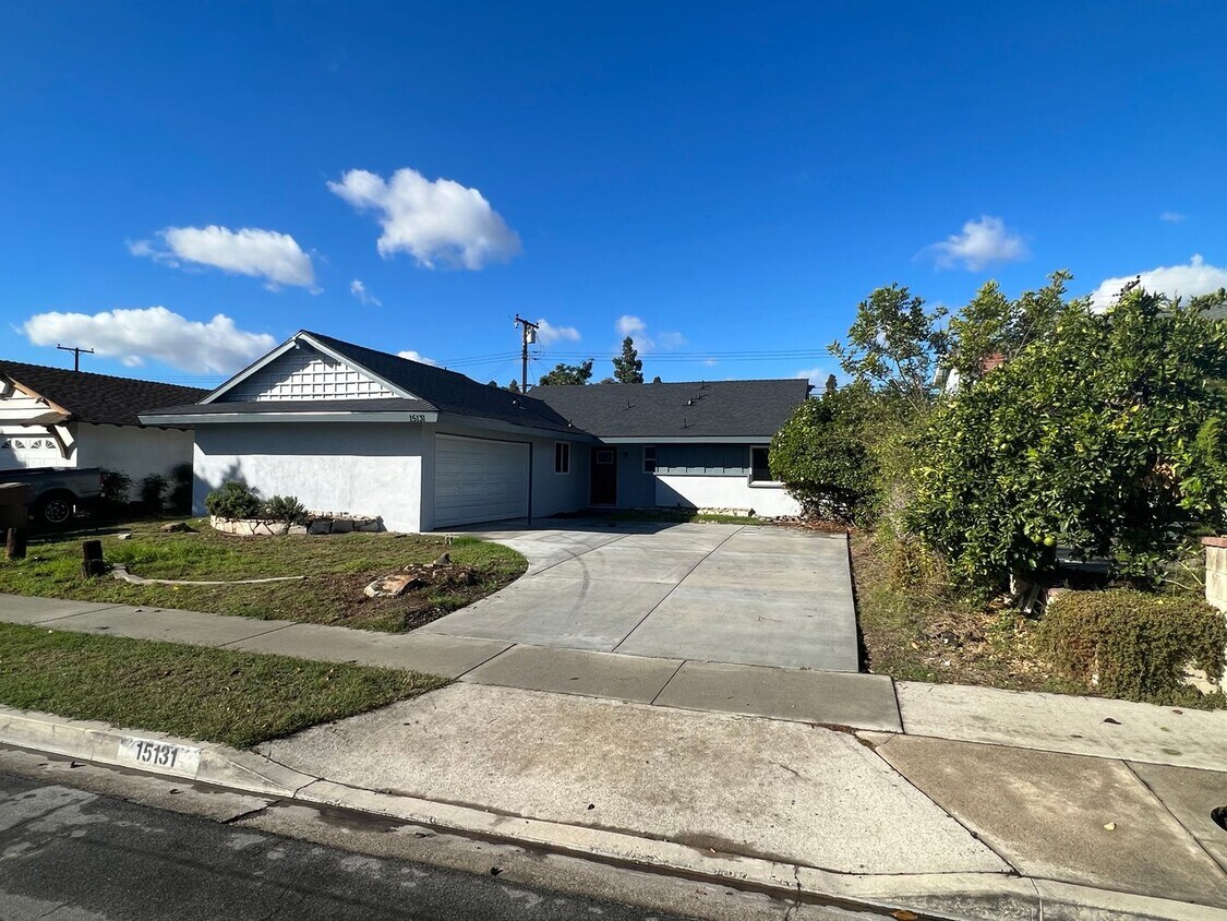 Primary Photo - Wonderfully Upgraded 3 Bed 2 Bath Garden G...