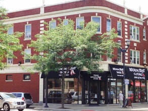 Building Photo - 7502 Madison St