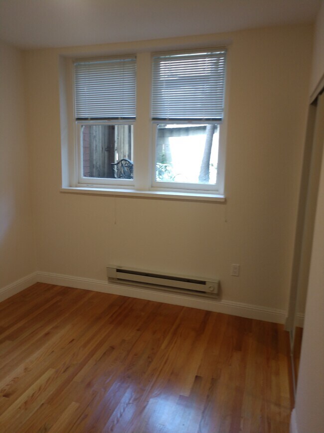 Building Photo - 1246 Bush St