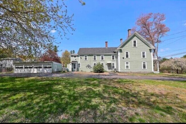 Foto del edificio - 169 Sewalls Falls Rd