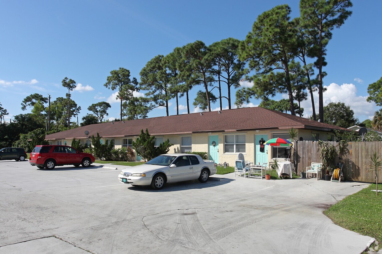 Primary Photo - 1221-1243 E Weatherbee Rd