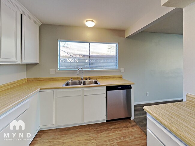 Foto del edificio - 5640 Neosho St