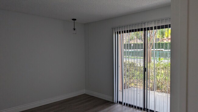 Foto del edificio - 22816 Market St