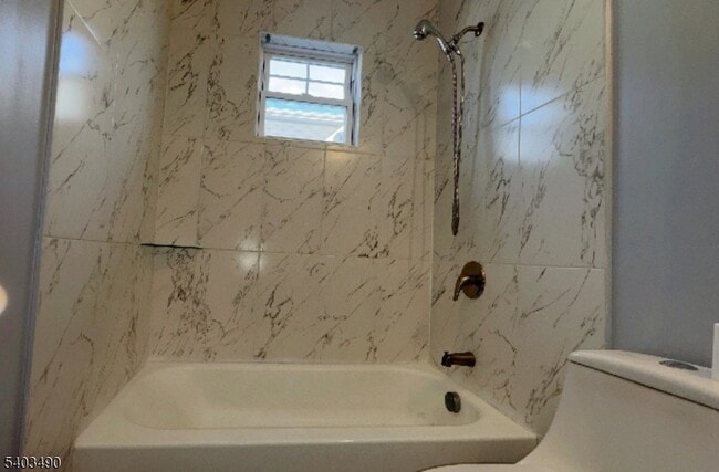 Foto del edificio - 736 E 28th St