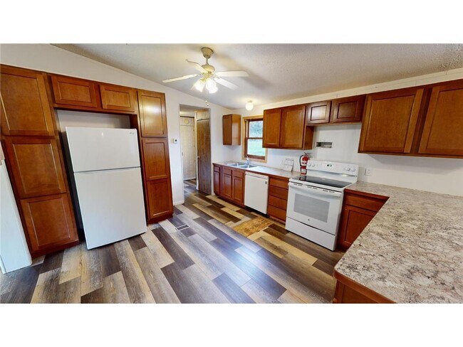 Foto del edificio - 12601 County Rd 40 NE