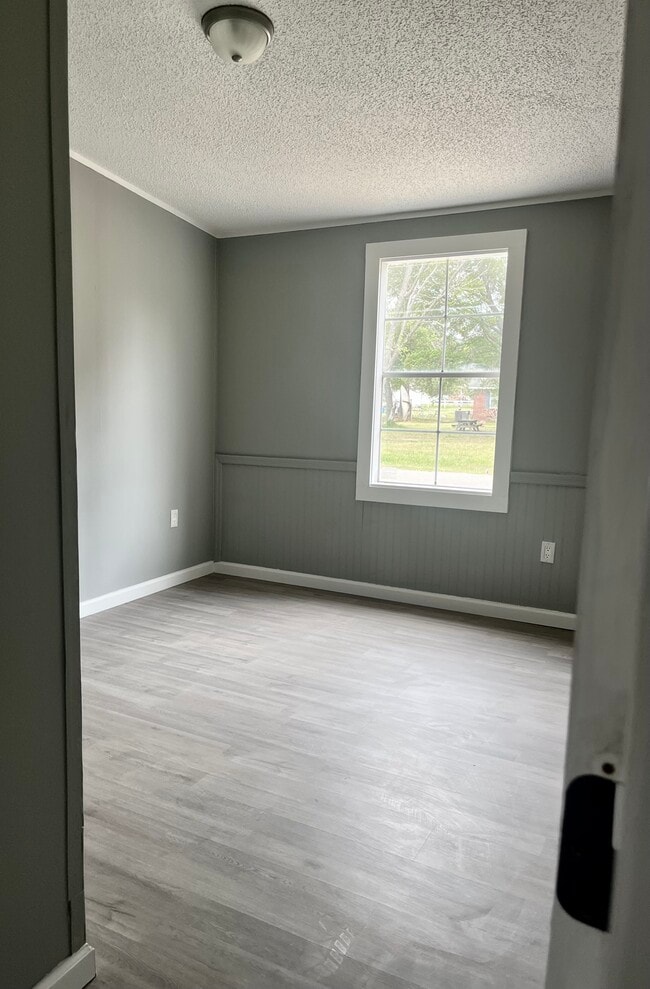 Building Photo - 422 Dundee Cir
