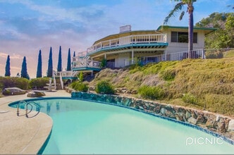 Building Photo - 11183 Rolling Hills Dr