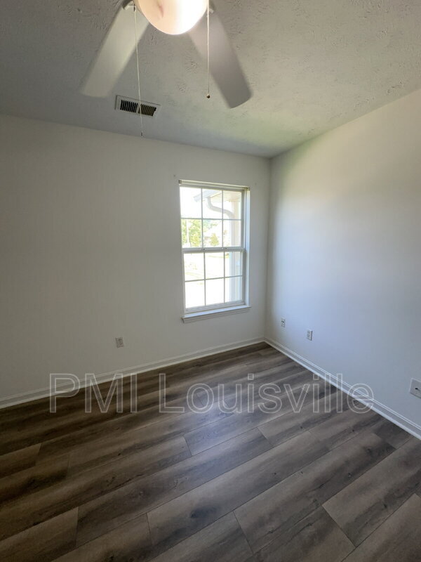 Foto del edificio - 9303 Stonestreet Rd