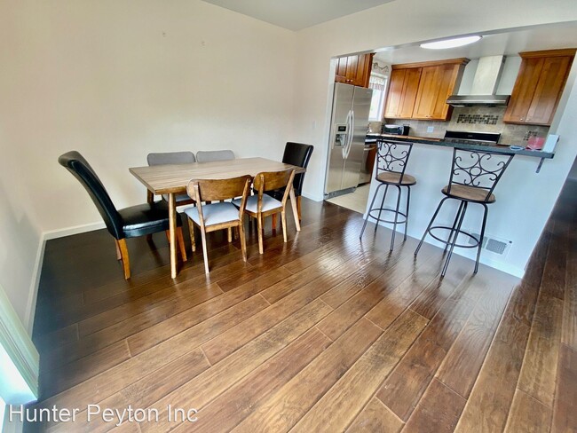 Building Photo - 3 br, 1.5 bath House - 64 Rockford Ave
