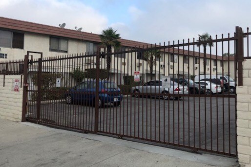 Security Gate - 11015 Kittridge St