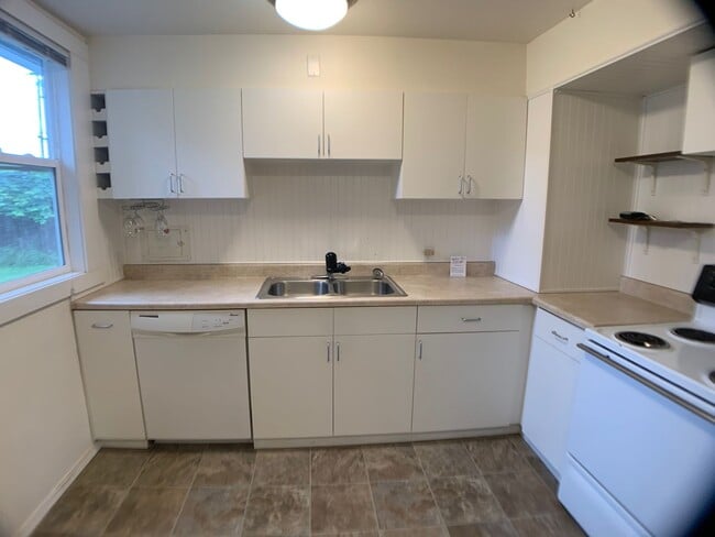 Foto del edificio - Adorable SE Cottage - 3 Bedrooms, 1 Bath 912 Sq. Ft.