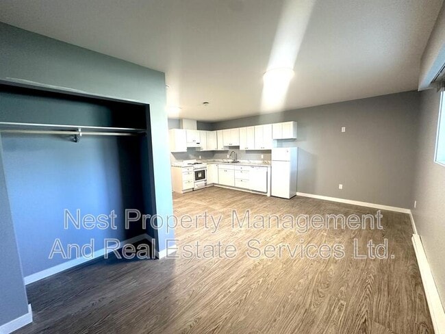 Building Photo - 626 Kinchant St