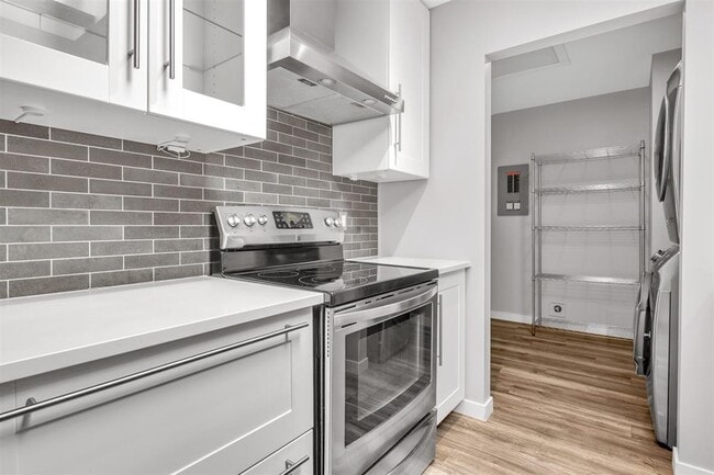 Photo du bâtiment - 1750 McKenzie Rd