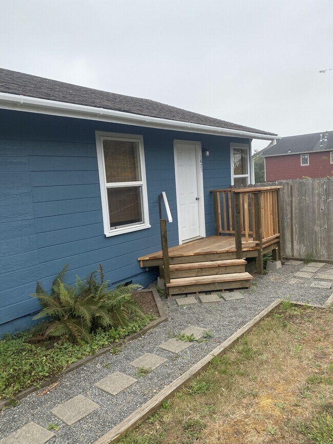 Building Photo - 1671 Old Arcata Rd