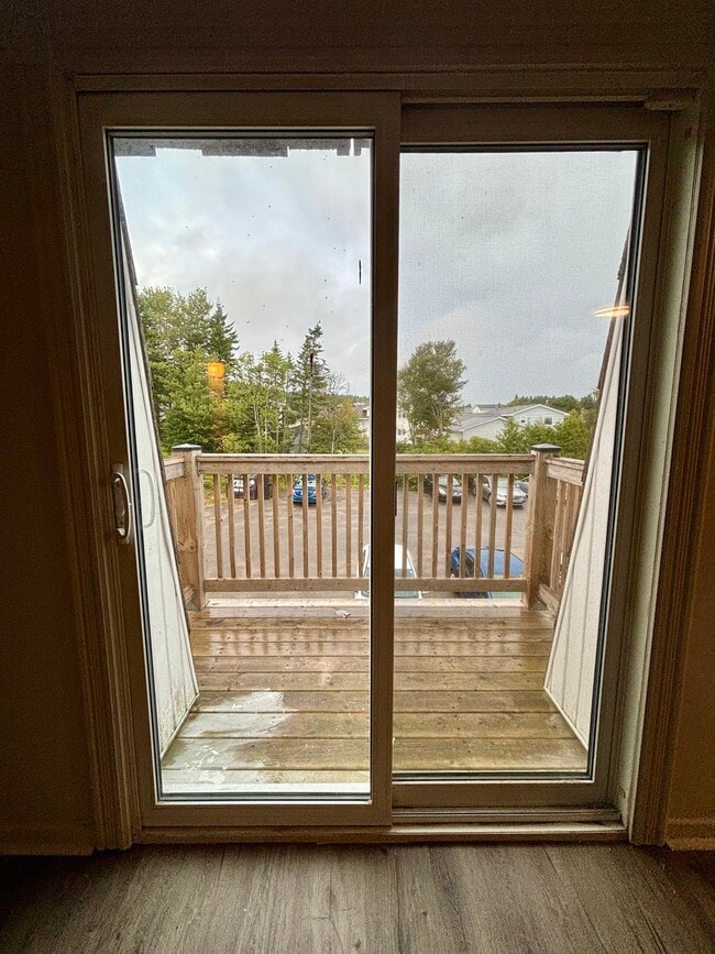Building Photo - Bright and Airy 2-Bedroom in a Quiet, Conv...