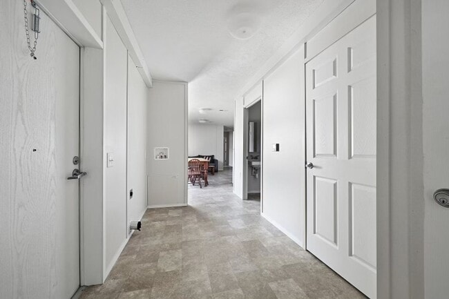 Building Photo - Lot 11
