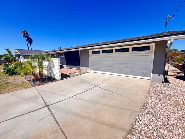Foto del edificio - Fully remodeled 4 Bedroom La Mesa Home wit...