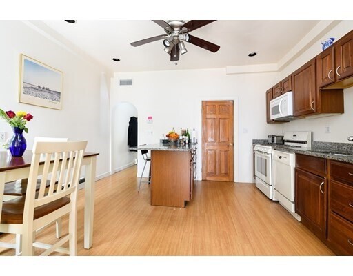 Building Photo - 134 Spring St