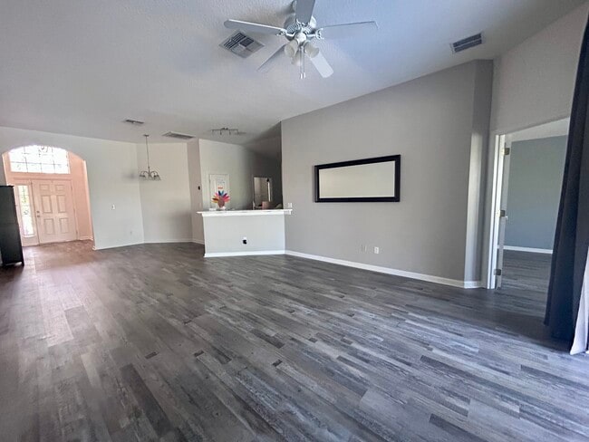 Building Photo - 15345 Markham Dr