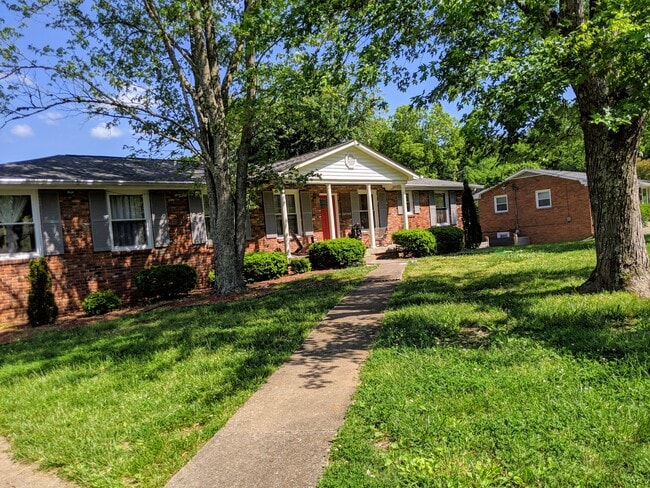 Building Photo - 150 Gatone Dr