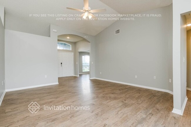 Building Photo - 331 Cloverdale Rd