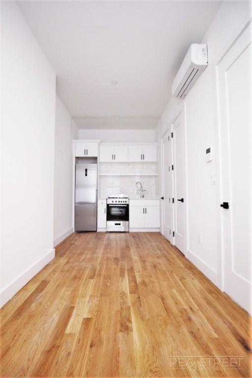 Foto del edificio - Stunning Modern Studio w Full Amenities