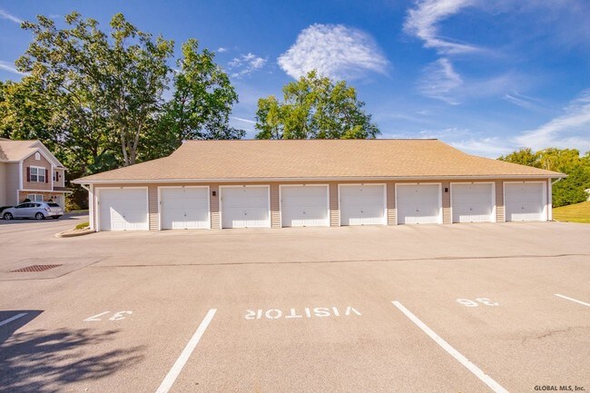 Building Photo - 2000 Curry Rd