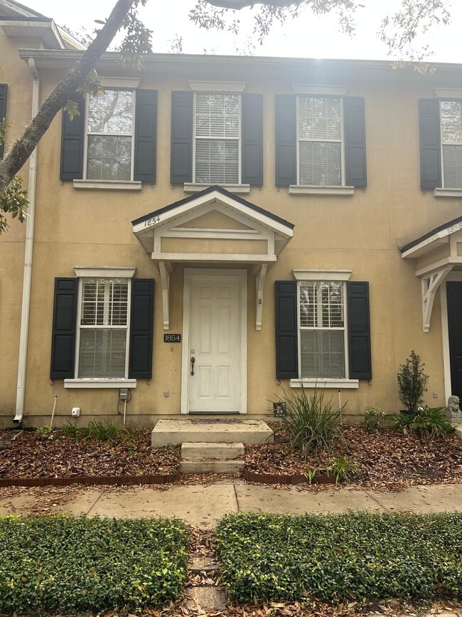 Building Photo - 1854 Carnation St