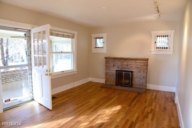 Building Photo - 2 br, 2 bath House - 952 S Vine Street