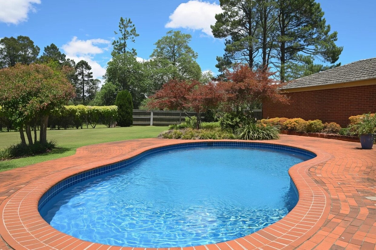 Foto principal - 260 Oak Ridge Ln