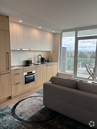 Building Photo - 13685 102 Av