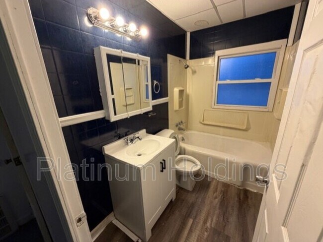 Building Photo - 4264 E 164th St