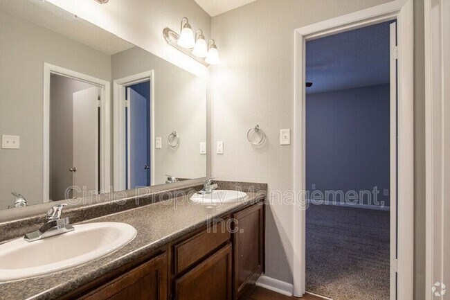 Foto del edificio - 2021 Highridge Dr SW