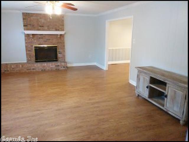 Foto del edificio - 6605 Rolling Hills Dr